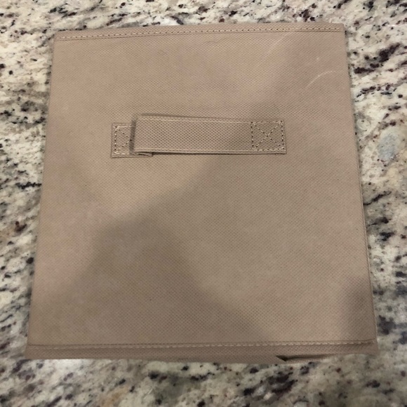 Storage containers - Picture 4 of 4